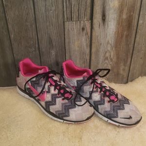 Nike Free pink lace up running shoes womens sz10.5
